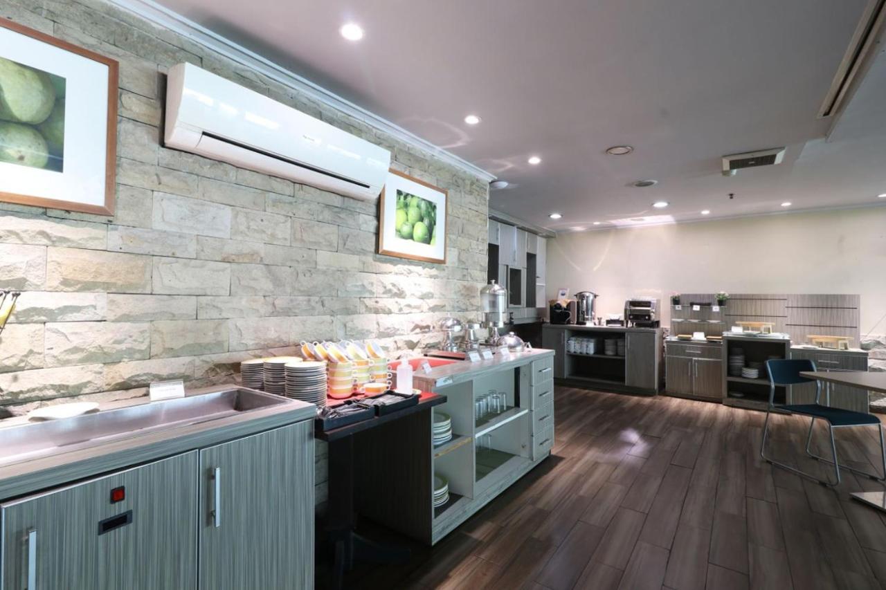 Tamarin Hotel Jakarta Manage By Vib Hospitality Management Esterno foto